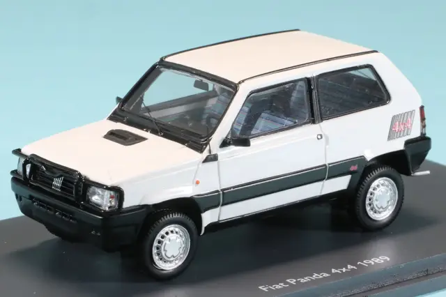 シュコー 1/43 フィアット パンダ 4×4 1989 ホワイト　43U00052
