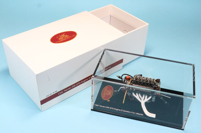 CMC 1/18 フェラーリ 250 GTO エンジン ディスプレイケース付き M-260