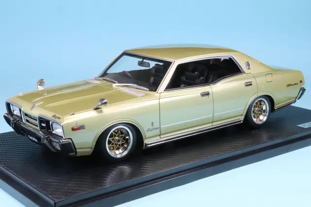 1/18 Nissan Gloria 330改Gold[イグニッションモデル] 1/18 Nissan Gloria 330改Gold[イグニッションモデル]