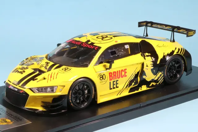 POPレース 1/18 アウディ R8 LMS 李 小龍 ブルースリー生誕80年記念モデル ドア開閉 　PR18-R8LMS-BL80