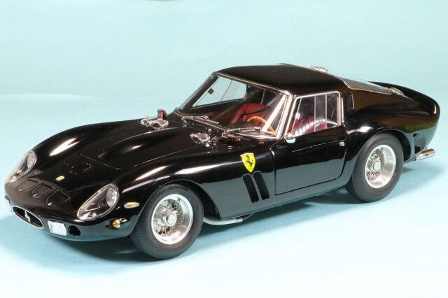 CMC 1/18 フェラーリ 250 GTO LHD (左ハンドル) ブラック　M-259