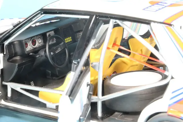 京商 1/18 ランチア デルタ HF 4WD モンテカルロ ラリー ウィナー 1988