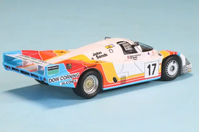 スパーク 1/64 ポルシェ 956 ルマン 1984 No.17 Y320 ミニカー