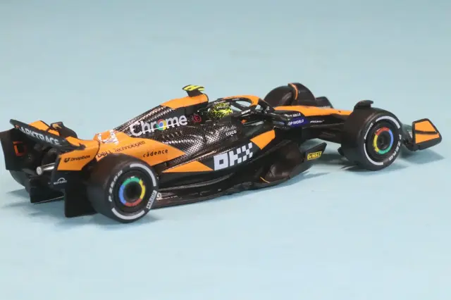 スパーク 1/64 マクラーレン MCL38 2024 O.ピアストリ Y375