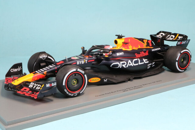 スパーク 1/18 レッドブル RB19 No.1 Winner バーレーン GP 2023 M.フェルスタッペン　18S884