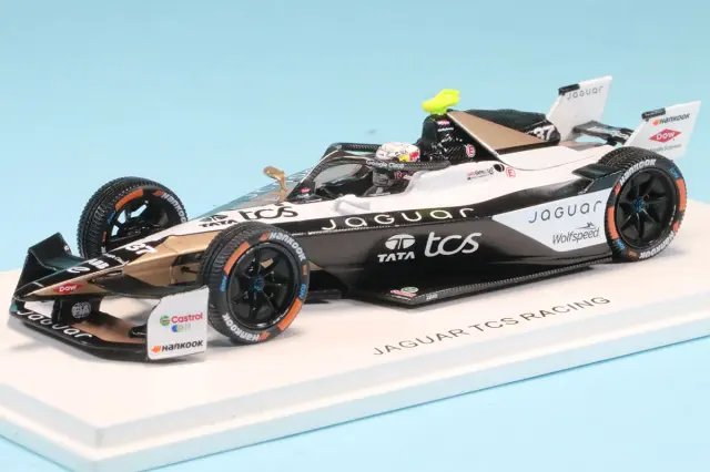 スパーク 1/43 JAGUAR TCS RACING フォーミュラーE シーズン11 No.37 Nick Cassidy　S6781
