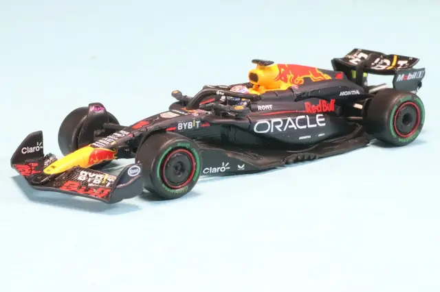 スパーク 1/64 レッドブル RB20 ブラジルGP 2024 Mフェルスタッペン ウィナー　Y411