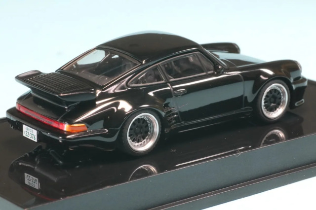 オートアート 1/64 ポルシェ 911 (930) ターボ 「湾岸
