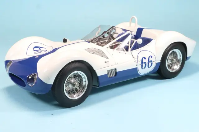 CMC 1/18 マセラティ ティーポ 61 バードゲージ SCCA コンチネンタル ディバイド 1960 No.66 ウィナー　M-281