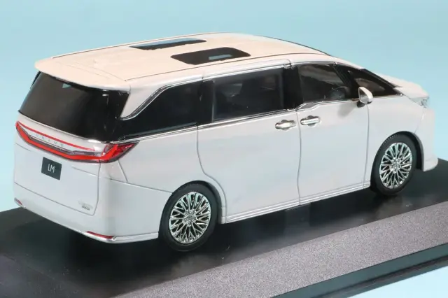 着払い1万円！LEXUS LM300h ホワイト ミニカー 1/43 IMG_8619a.webp?t=20250821170507