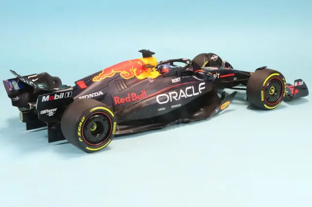ミニチャンプス 1/18 レッドブル RB20 ラスベガスGP 2024