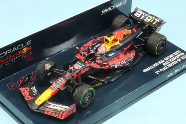 ドイツ国内ショップ限定MINICHAMPS 京商 ミニカー | MINICHAMPS 1/43 オラクル レッド ブル