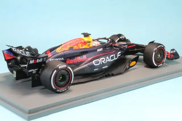F1 2024 レッドブル ホンダ RB20 フェルスタッペン バゲットハット F1 2024 レッドブル ホンダ RB20 フェルスタッペン バゲットハット