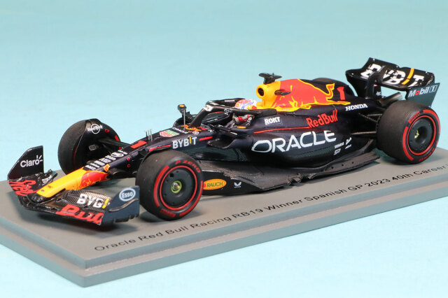 スパーク 1/43 レッドブル RB19 スペイン GP 2023 M.フェルスタッペン ウィナー フェルスタッペン通算40勝　S8910