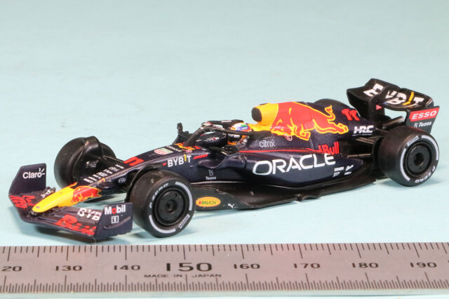 スパーク 1/64 オラクル レッドブル レーシング RB18 2022 S.ペレス　Y255