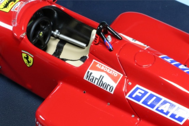 ルックスマート　フェラーリ１／１８　１９８９年　ハンガリーＧＰ ルックスマート フェラーリ1／18 1989年 ハンガリーGP