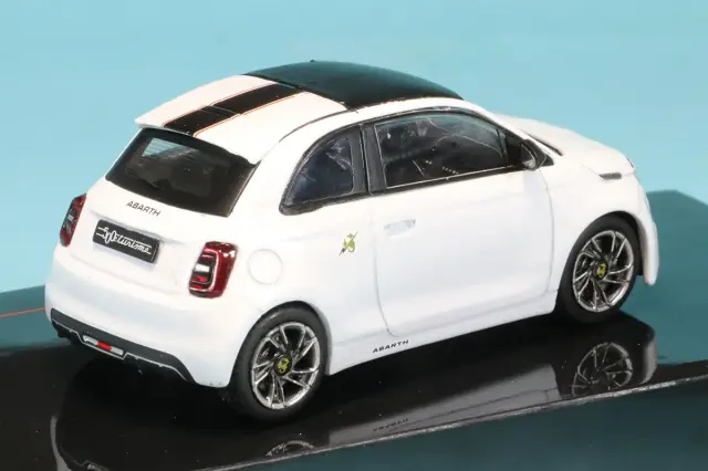 MCG /イクソ 1/18 アバルト 500e 2024 (ホワイト) MCG /イクソ 1/18 アバルト 500e 2024 (ホワイト) Fiat Abarth
