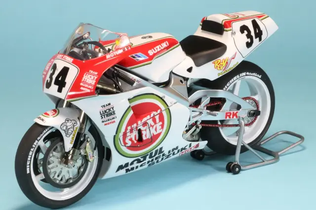 ロムファクトリー 1/12 スズキ RGV-γ XR79 WGP 1993  K.シュワンツ ワールドチャンンピオン　RFBX13001_MO
