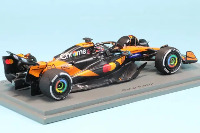 スパーク 1/43 マクラーレン MCL39 No.81 中国GP 2025 O.ピアストリ