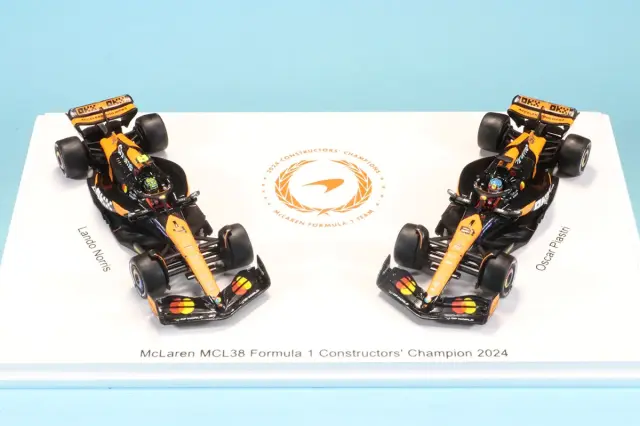 スパーク 1/64 マクラーレン MCL38 アブダビGP L,ノリス O.ピアストリ コンストラクターズタイトル記念 2台セット　Y418