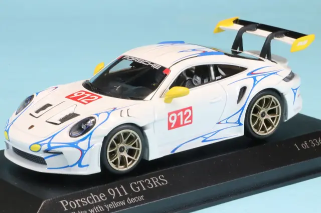 ミニチャンプス 1/43 ポルシェ 911 (992) GT3RS 2023 ホワイト/イエローデコレーション　410062116