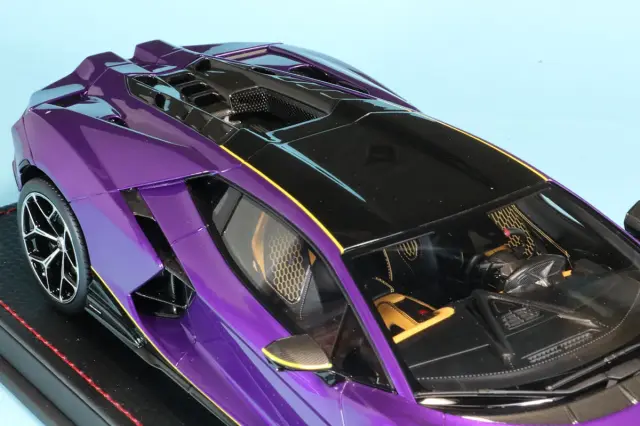 MRコレクション 1/18ランボルギーニ テメラリオ 2024 パープル