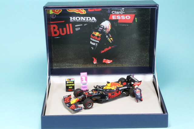 GPワールド特注スパーク 1/43 レッドブル RB16B アブダビGP 2021 M.フェルスタッペン 摩耗タイヤ仕様 フィギュア/ボードセット　GPWS2021D