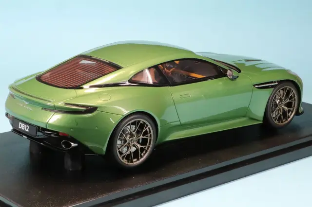 GT Spirit シュニッツアーACL2グリーン ミニカー　1/18 新品 完璧わいふによる Green Acl2 Schnitzer Spirit Gt 1/18 eBay