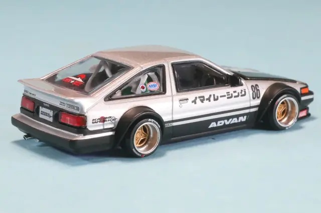 MINI-GT 1/64 トヨタ AE86 スプリンタートレノ Kaido Street V2（右