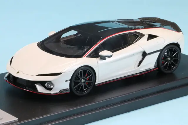 ルックスマート 1/43 ランボルギーニ テメラリオ 2024 ホワイト　LS555D