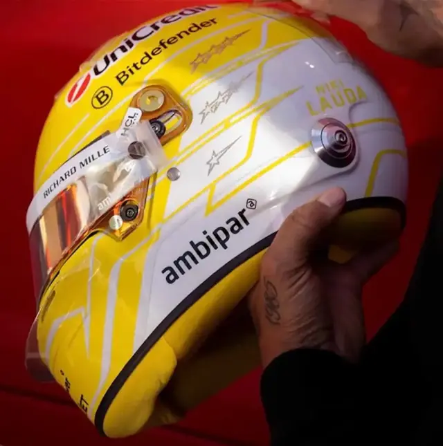 【ケース未開封】スパーク 1/5 ヘルメット ピエール・ガスリー 2020 ケース未開封】スパーク 1/5 ヘルメット ピエール・ガスリー