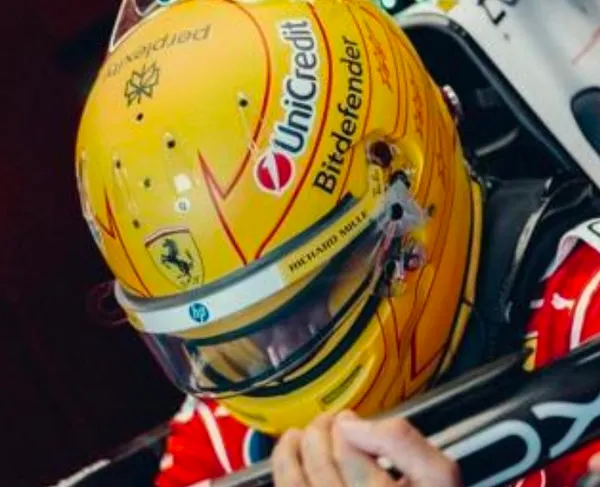 [予約] スパーク/ルックスマート 1/5 ヘルメット ルイス・ハミルトン スクーデリア・フェラーリ HP ヘルメット 2026シーズン　LSHEL031