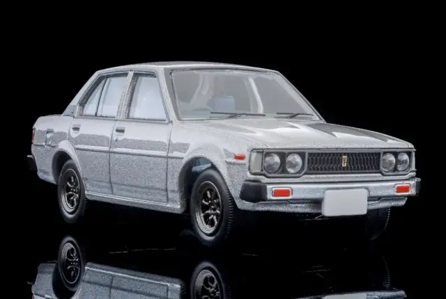 [予約] TLV 1/64  トヨタ カローラ 1500GL RSワタナベホイール装着車 シルバー 1979　LV-N07d