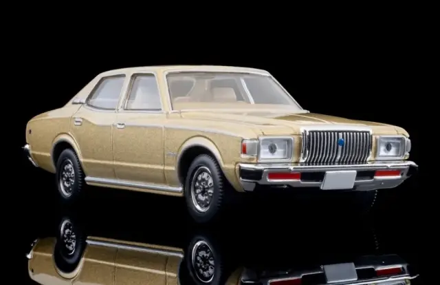 [予約] TLV 1/64  トヨタ クラウン 4ドア ピラードハードトップ 2000 スーパーサルーン エクストラ ゴールド 1978　LV-N83d