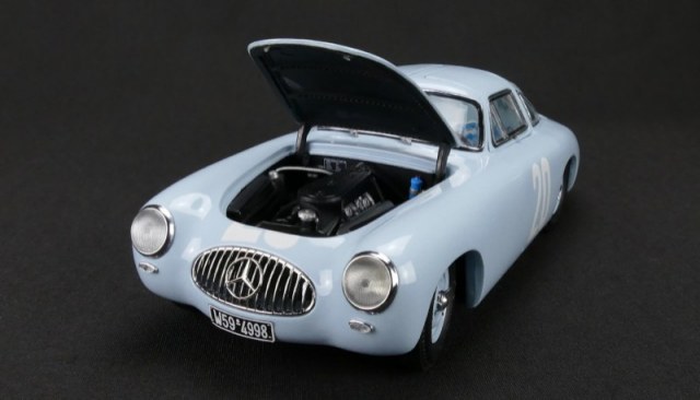 お取り寄せ商品】 CMC M243 1/18 Mercedes-Benz 300 SLR Coupe