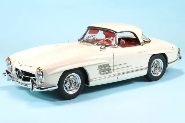 CMC 1/18 メルセデスベンツ 300SL W198 ハードトップ ホワイト 限定1000台 M-284