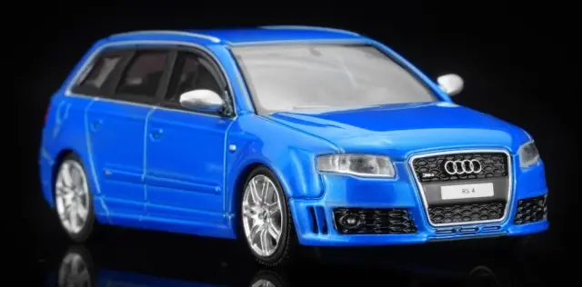 [予約] モーターヘリックス 1/64 アウディ RS4 (B7) 2005 スプリントブルーパール　M68303