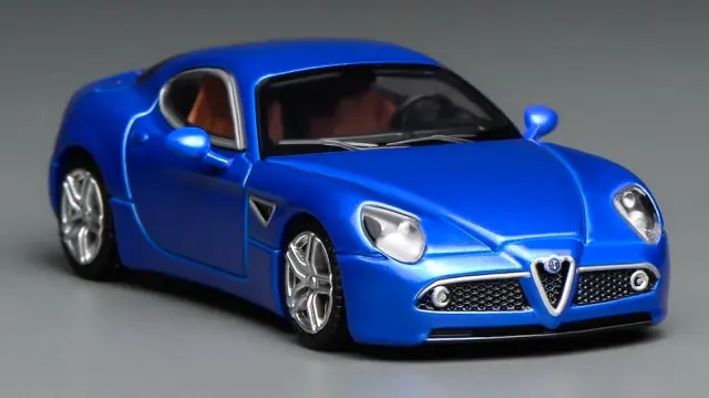 [予約] モーターヘリックス 1/64 アルファロメオ 8C コンペティション 2008 メグネティコメタブルー　M69055　