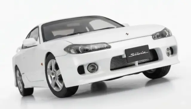 予約] モーターヘリックス 1/18 ニッサン シルビア (S15) スペックR