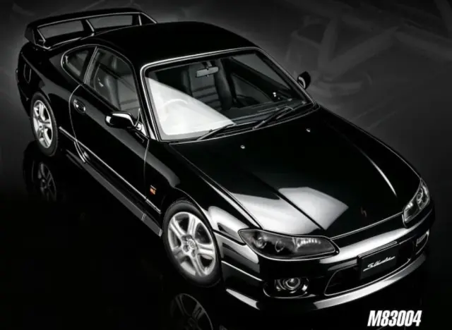[予約] モーターヘリックス 1/18 ニッサン シルビア (S15) スペックR エアロ 1999 ブラック オブシディアン　M83004