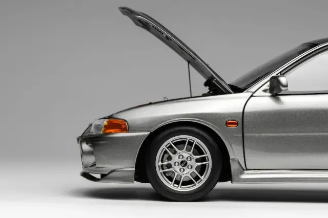 予約] モーターヘリックス 1/18 ミツビシ ランサー エボリューション