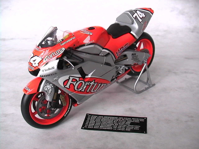 MC-D102_2.jpg