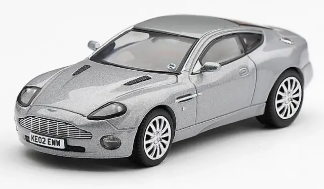 [予約] MINI-GT 1/64 アストンマーチン V12 ヴァンキッシュ「ダイ アナザー デイ」日本限定パッケージ　MGT00926-007J