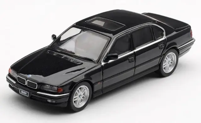 [予約] MINI-GT 1/64 BMW 750IL ブラックサファイア (右ハンドル)　MGT01242-R