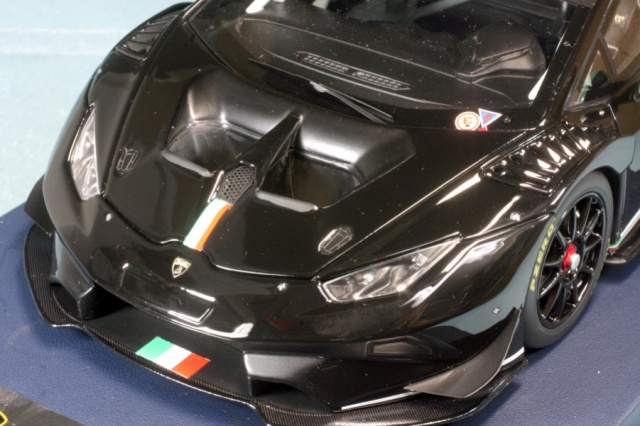 ルックスマート 1/18 ランボルギーニ ウラカン スーパー