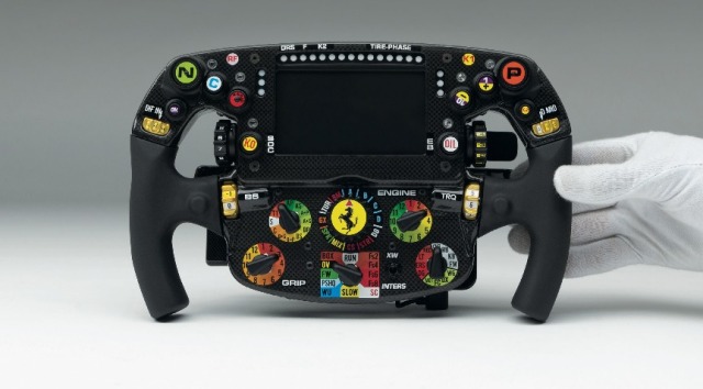 M6036 予約 アマルガム 1 1 ステアリングホイール フェラーリ Sf90 19 M6036 ミニカーショップ ロム