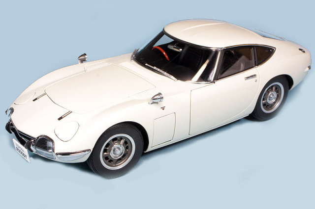 再生産] オートアート 1/18 トヨタ 2000GT ホワイト 78753