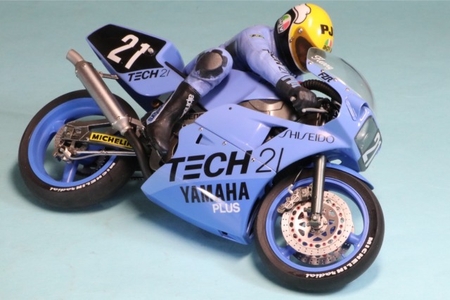 [受注製作見本] ロムファクトリー 1/12 ヤマハ FZR500 TECH21 1985 鈴鹿8耐 K.ロバーツ ハングオン  RFF141312_SK