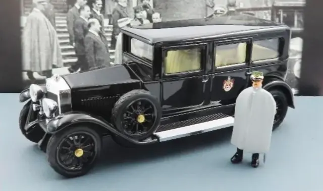 [予約] リオ 1/43 フィアット 519 S リムジン 1929 ブラック ヴィットーリオ・エマヌ エーレ3世 フィギュア付　RIO4510_2P