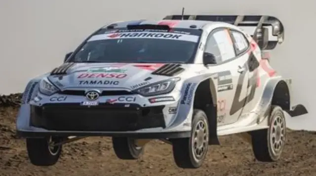 [予約] スパーク 1/43 トヨタ GRヤリス ラリー1 No.17 WRC 2025 ワールドラリーチャンピオンシップ ウィナー S.オジエ / V.ランデー ドライバー&コ ドライバーフィギュア アーチ付　S6911